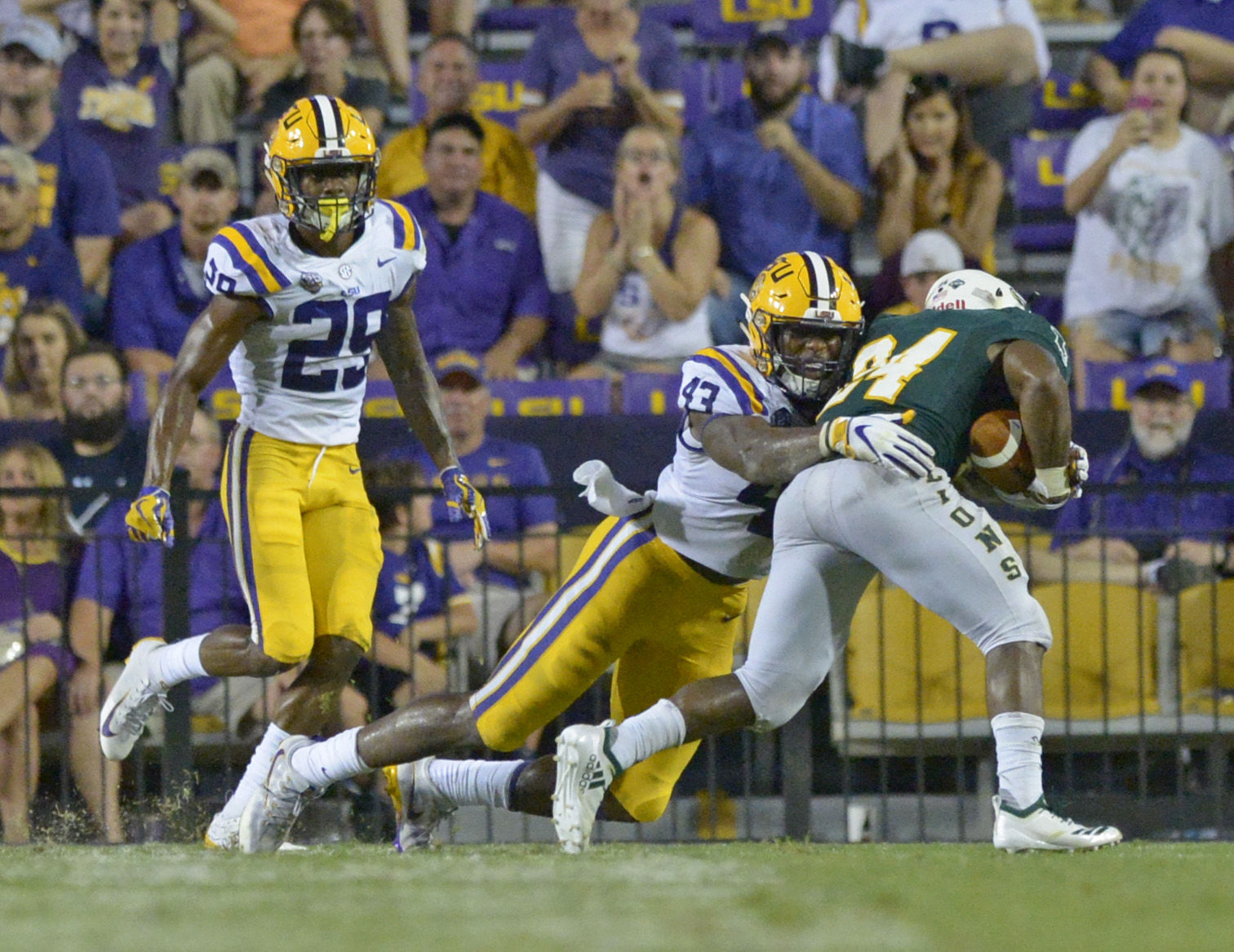 lsuslufootball.090918_HS_3660